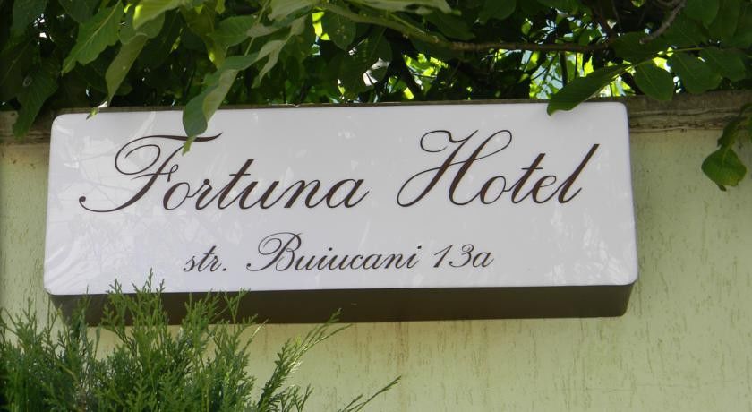 Fortuna Hotel Chişinǎu Buitenkant foto